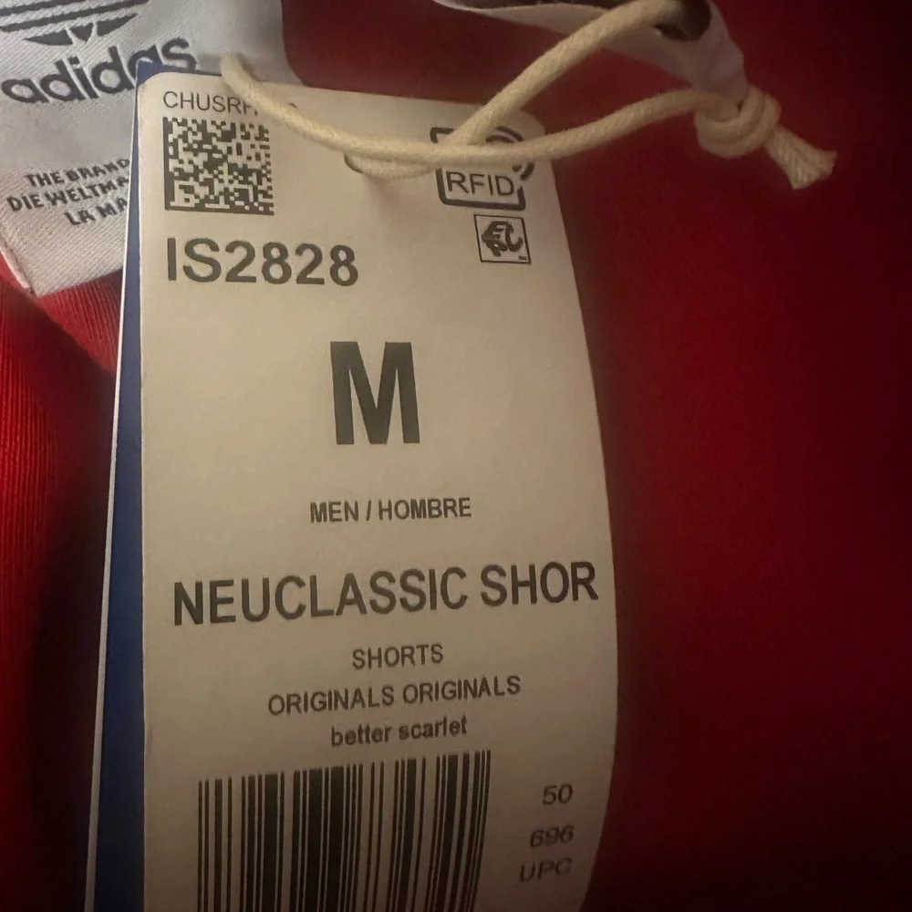 New ADIDAS Men's Street Neuclassic Red Shorts IS2828 Size L  medium